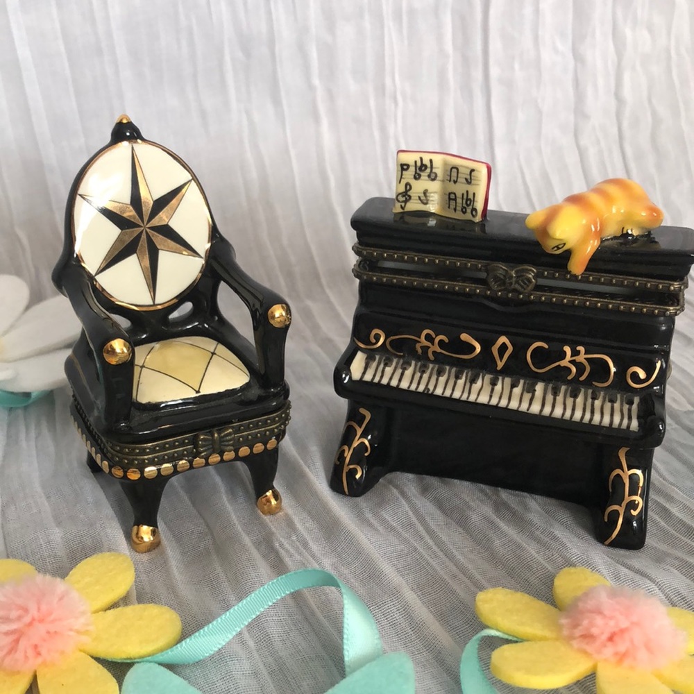 MUD PIE porcelain trinket boxes set Cat on top antique piano & Victorian chair - Picture 5 of 12